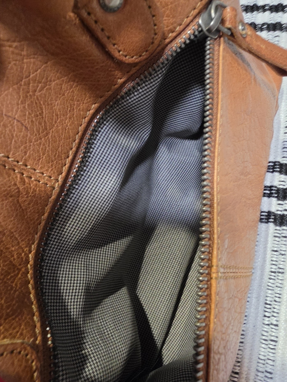 Spikes & Sparrow Genuine leather Purse - Picture 7 of 16
